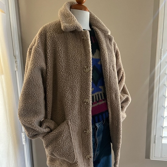 Urban Outfitters Botton Down Teddy Jacket - Picture 2 of 4